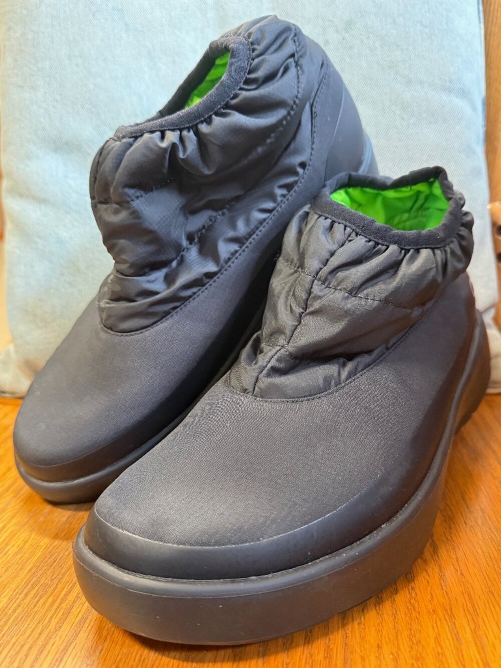 OOFOS OOmg Bootie Recovery Ankle Boots Size US 11 / EU 42